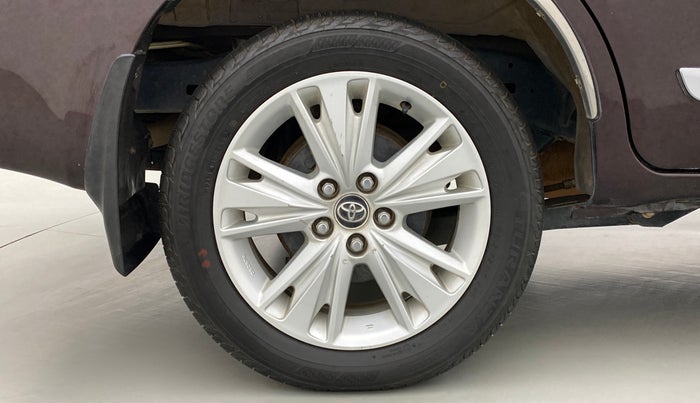 2016 Toyota Innova Crysta 2.7 ZX AT 7 STR, Petrol, Automatic, 65,820 km, Right Rear Wheel