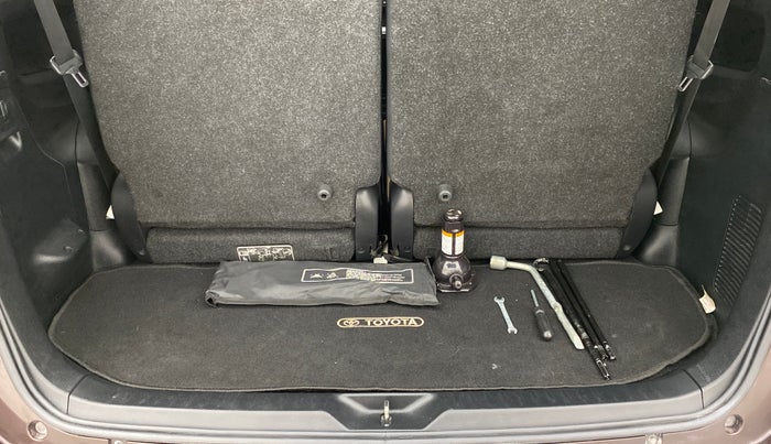 2016 Toyota Innova Crysta 2.7 ZX AT 7 STR, Petrol, Automatic, 65,820 km, Boot Inside