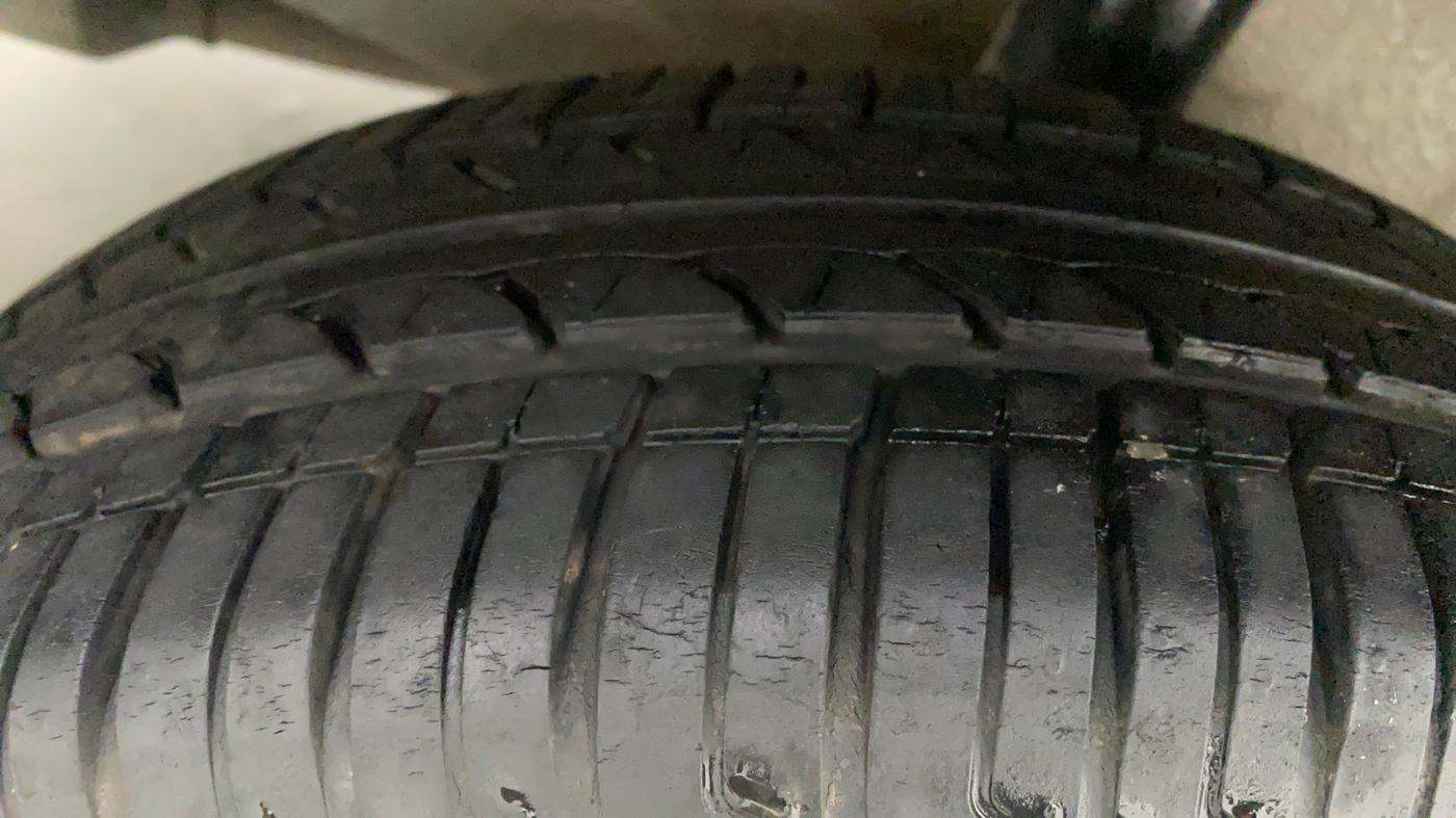 2011 Toyota Etios G, Petrol, Manual, 38,817 km, Right Rear Tyre Tread