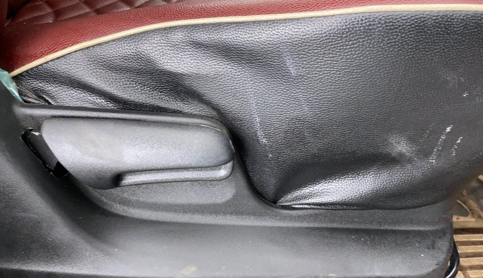 2018 Maruti Ertiga VXI  LIMITED EDITION, Petrol, Manual, 13,797 km, Driver Side Adjustment Panel