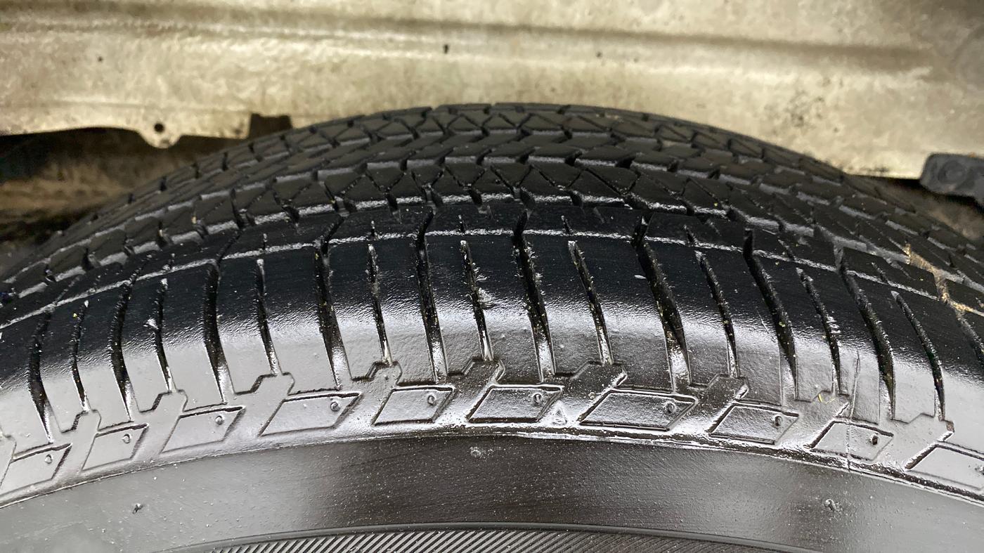 2015 Mahindra Scorpio S10 AT, Diesel, Automatic, 90,893 km, Right Rear Tyre Tread
