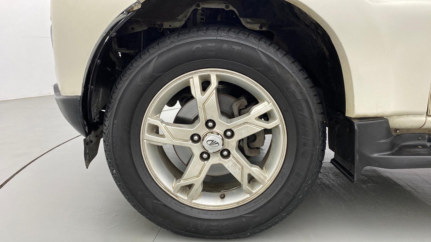 2015 Mahindra Scorpio S10 AT, Diesel, Automatic, 90,893 km, Left Front Wheel