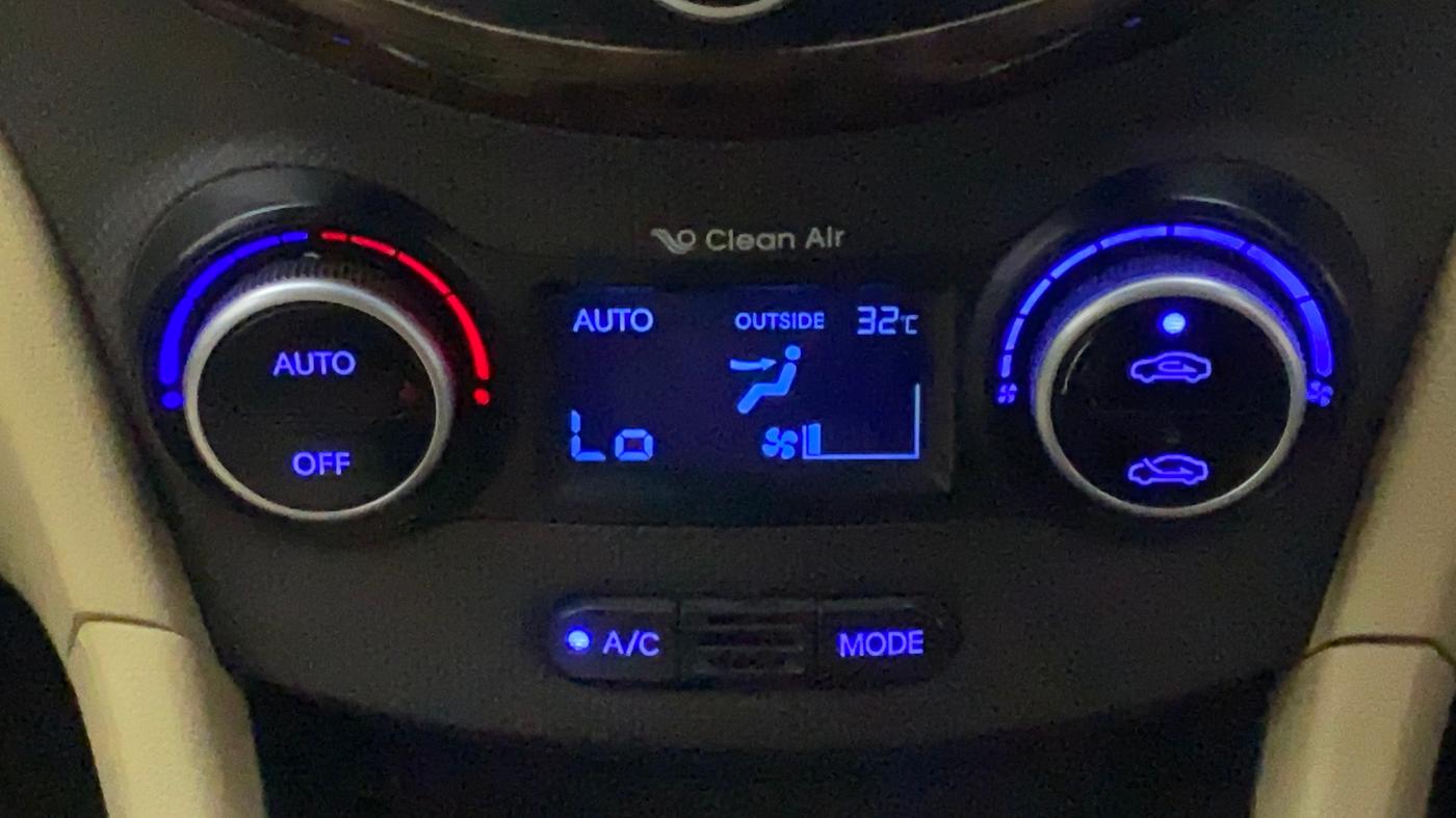 2016 Hyundai Verna FLUIDIC 1.6 CRDI S 4S, Diesel, Manual, 77,939 km, Automatic Climate Control