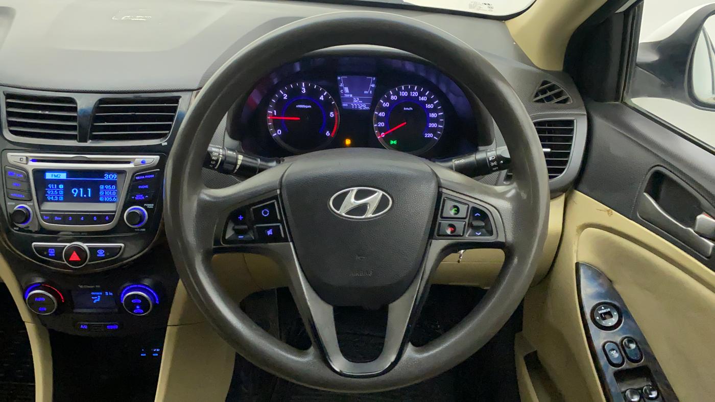 2016 Hyundai Verna FLUIDIC 1.6 CRDI S 4S, Diesel, Manual, 77,939 km, Steering Wheel Close Up
