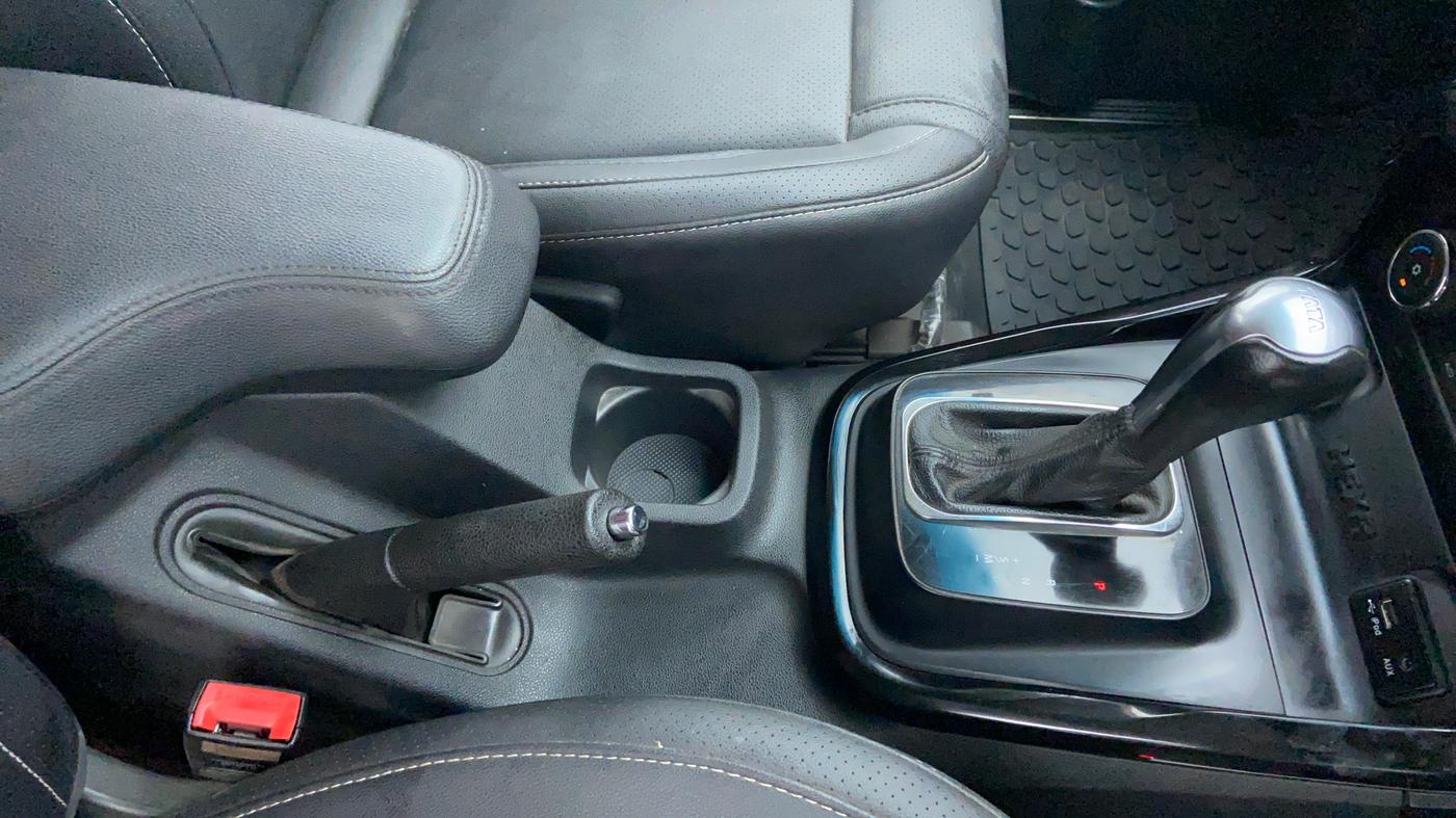 2017 Tata Hexa Varicor 400 XTA, Diesel, Automatic, 73,660 km, Gear Lever