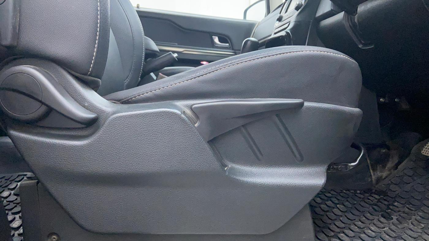 2017 Tata Hexa Varicor 400 XTA, Diesel, Automatic, 73,660 km, Driver Side Adjustment Panel