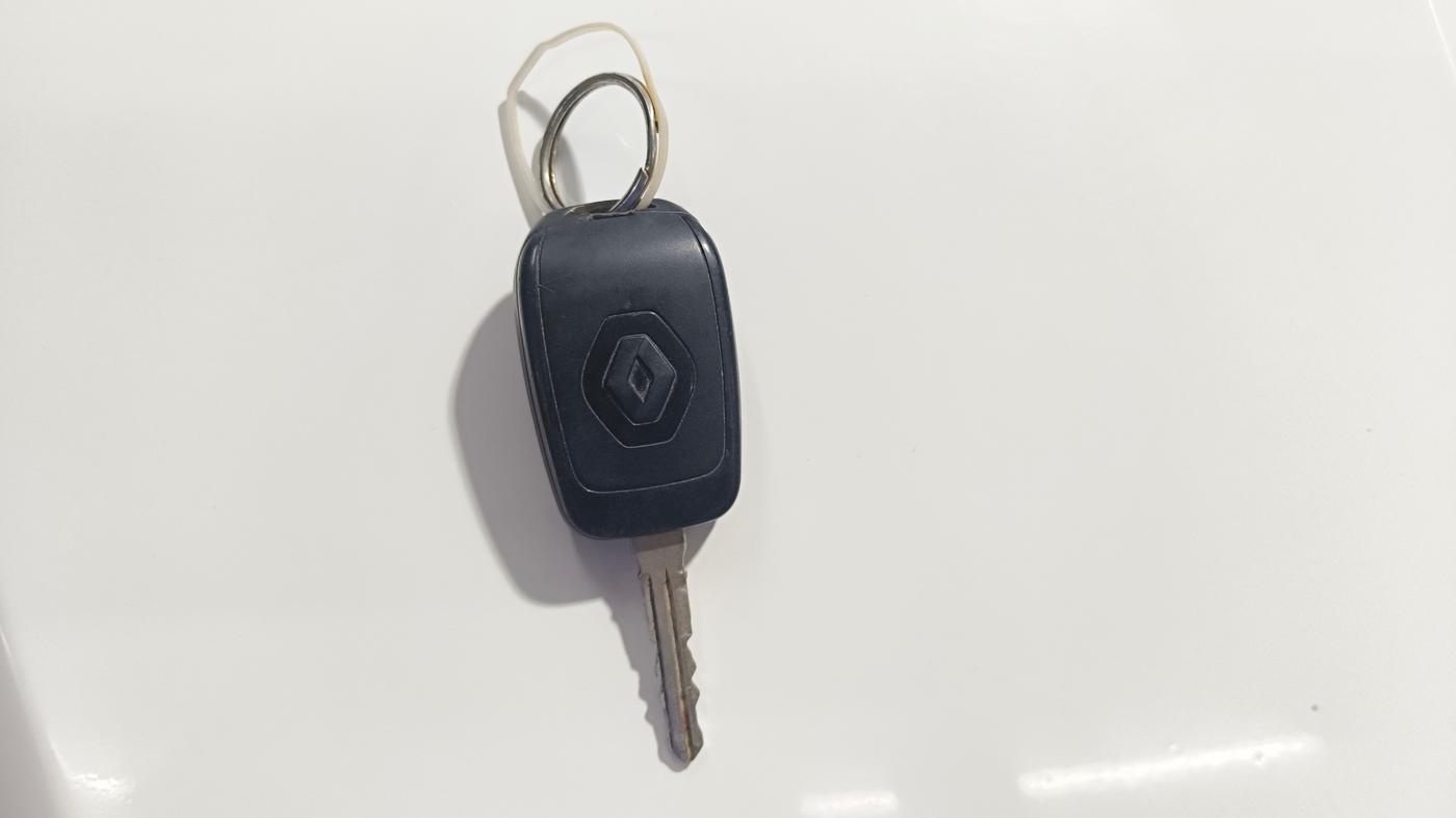 2020 Renault TRIBER RXE MT, Petrol, Manual, 60,194 km, Key Close Up