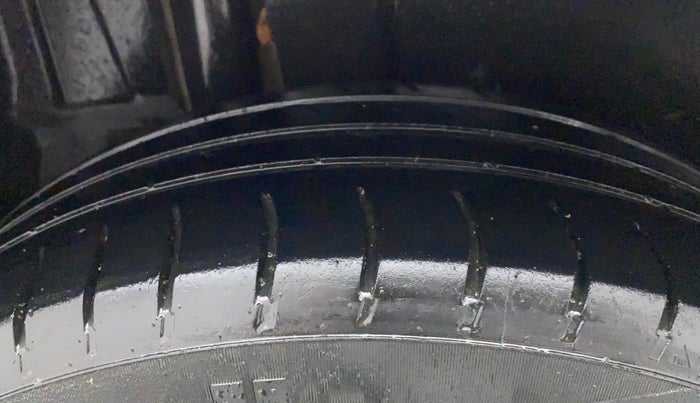 2016 Maruti Ertiga VDI SHVS, Diesel, Manual, 90,276 km, Right Rear Tyre Tread