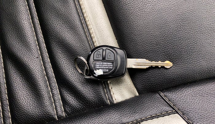 2013 Maruti Swift VDI, Diesel, Manual, 1,17,217 km, Key Close Up