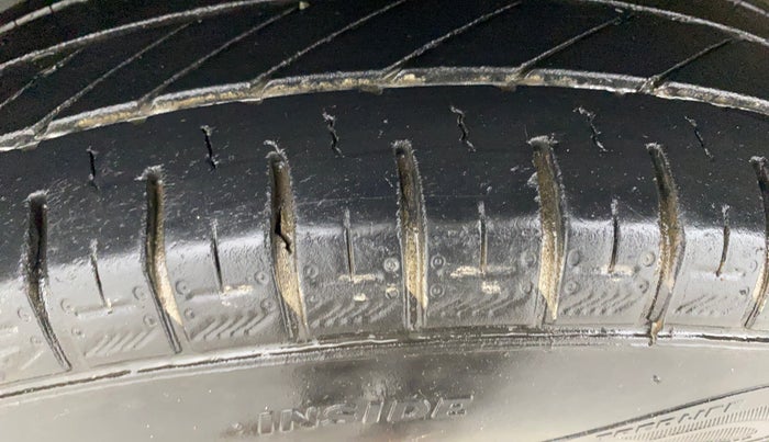 2013 Maruti Swift VDI, Diesel, Manual, 1,17,217 km, Left Front Tyre Tread