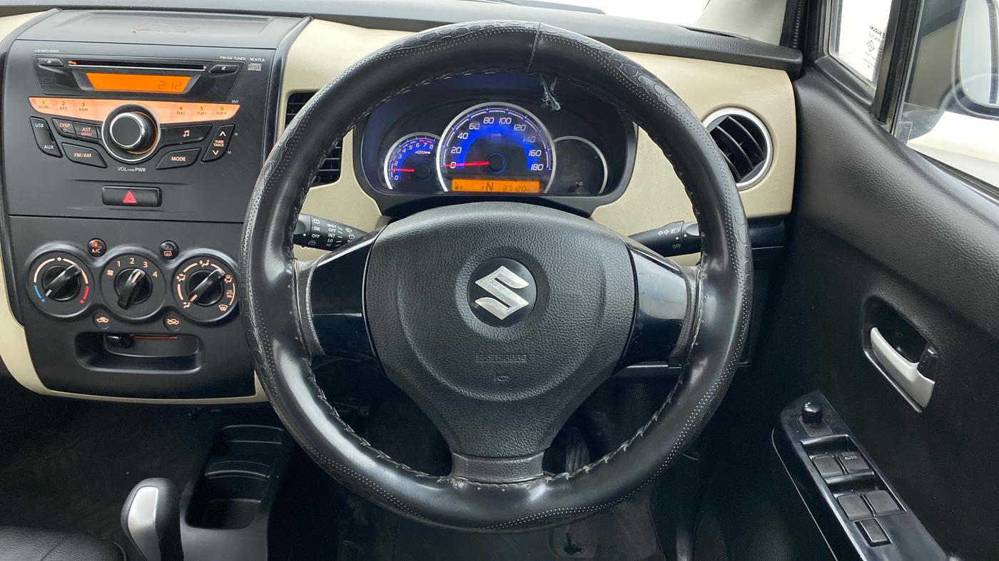 2017 Maruti Wagon R 1.0 VXI (O) AMT, Petrol, Automatic, 37,120 km, Steering Wheel Close Up