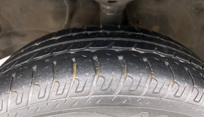 2017 Maruti Wagon R 1.0 VXI (O) AMT, Petrol, Automatic, 37,120 km, Left Front Tyre Tread
