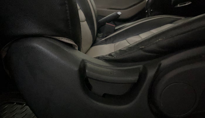 2015 Hyundai Elite i20 ASTA 1.2, Petrol, Manual, 46,141 km, Driver Side Adjustment Panel