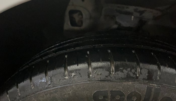 2015 Hyundai Elite i20 ASTA 1.2, Petrol, Manual, 46,141 km, Left Front Tyre Tread