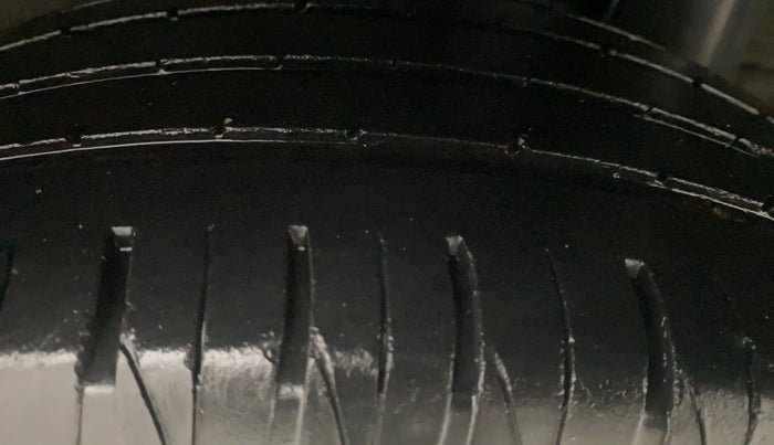 2020 KIA SONET HTX 1.5, Diesel, Manual, 46,808 km, Left Rear Tyre Tread