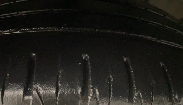 2020 KIA SONET HTX 1.5, Diesel, Manual, 46,808 km, Right Front Tyre Tread