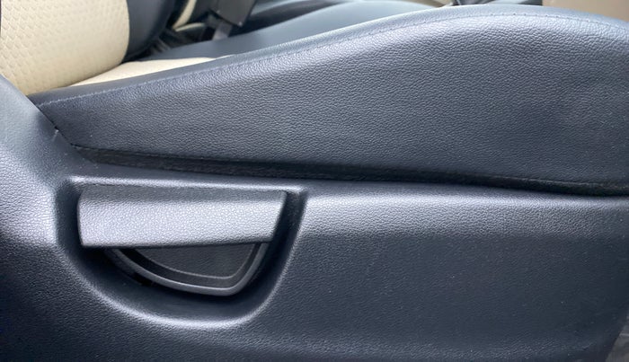 2022 Hyundai NEW SANTRO ERA EXECUTIVE, Petrol, Manual, 68,647 km, Driver Side Adjustment Panel