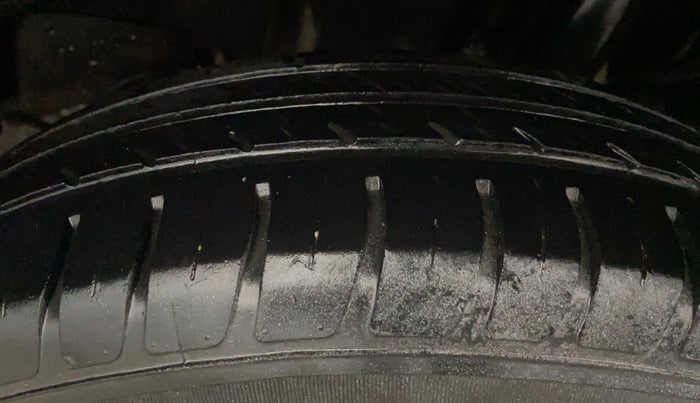 2021 Maruti Swift LXI, Petrol, Manual, 29,216 km, Left Rear Tyre Tread