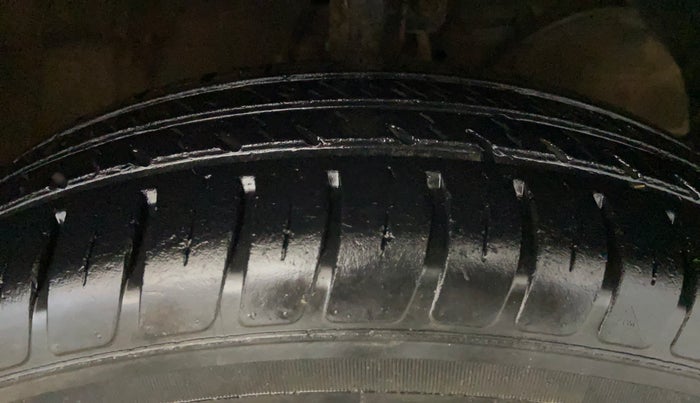 2021 Maruti Swift LXI, Petrol, Manual, 29,216 km, Right Front Tyre Tread