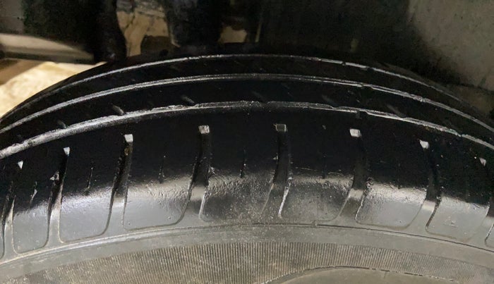 2021 Maruti Swift LXI, Petrol, Manual, 29,216 km, Right Rear Tyre Tread
