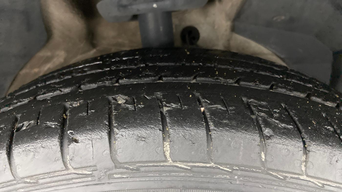2019 MG HECTOR SHARP 1.5 DCT PETROL, Petrol, Automatic, 48,926 km, Right Front Tyre Tread