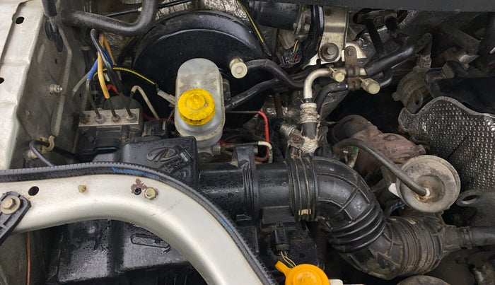 2016 Mahindra TUV300 T8, Diesel, Manual, 1,19,569 km, Engine View - Right