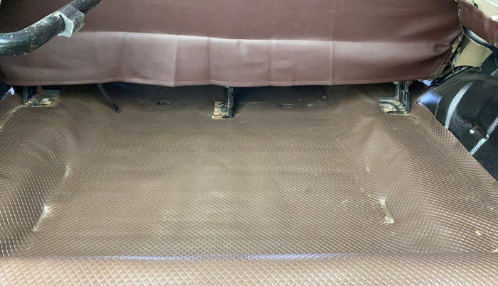 2016 Mahindra TUV300 T8, Diesel, Manual, 1,19,569 km, Boot Inside