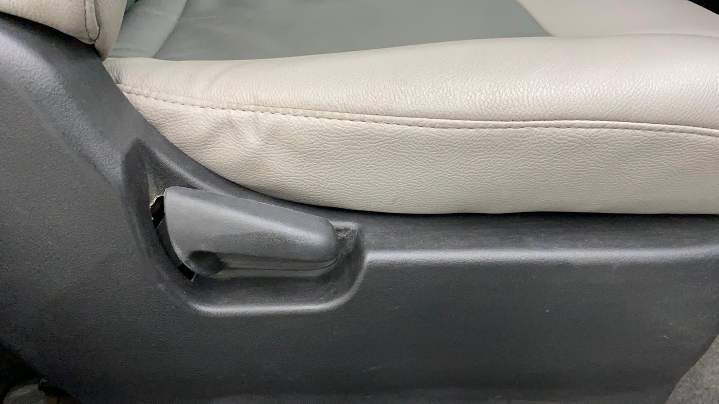 2016 Maruti Wagon R 1.0 VXI AMT, Petrol, Automatic, 65,727 km, Driver Side Adjustment Panel