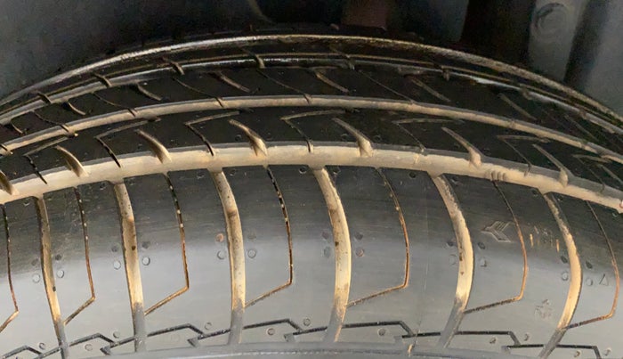2013 Maruti Swift VDI, Diesel, Manual, 94,361 km, Left Rear Tyre Tread