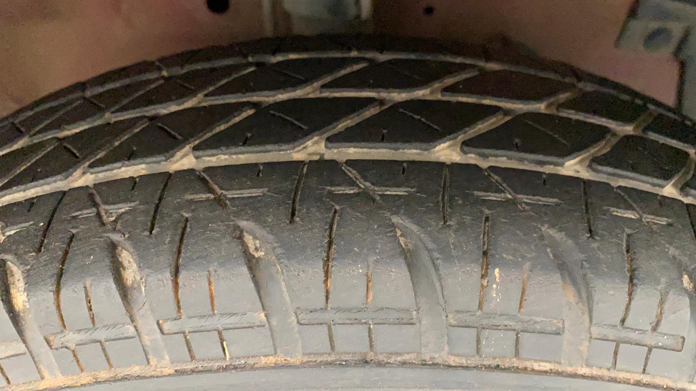 2013 Maruti Swift VDI, Diesel, Manual, 94,361 km, Right Front Tyre Tread