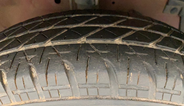 2013 Maruti Swift VDI, Diesel, Manual, 94,361 km, Right Front Tyre Tread