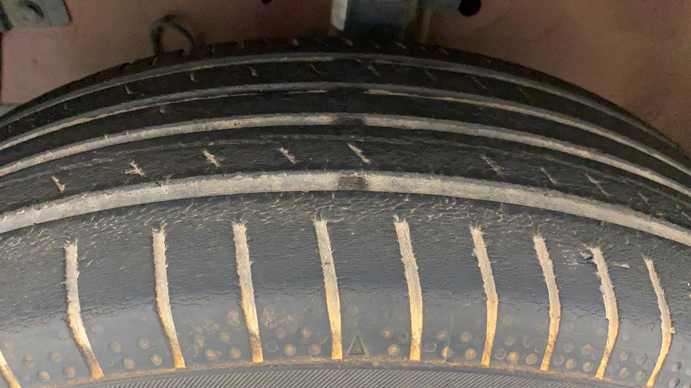 2013 Maruti Swift VDI, Diesel, Manual, 94,361 km, Left Front Tyre Tread