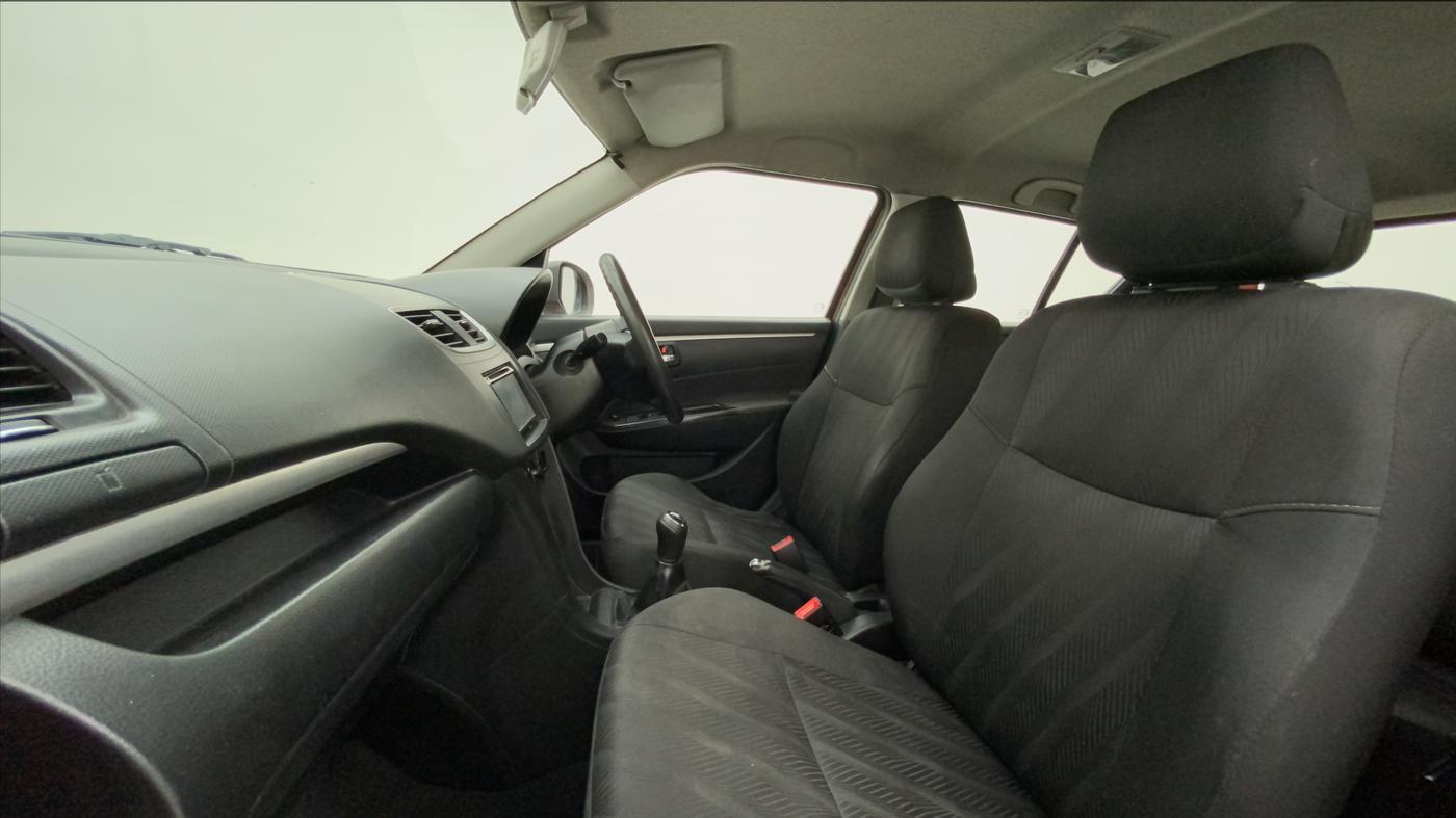 2013 Maruti Swift VDI, Diesel, Manual, 94,361 km, Right Side Front Door Cabin