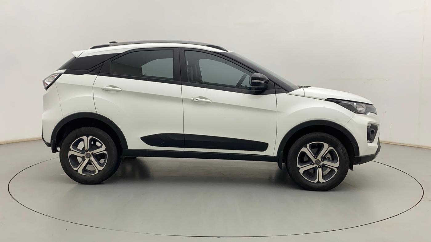 2022 Tata NEXON XZA PLUS DIESEL, Diesel, Automatic, 25,552 km, Right Side View