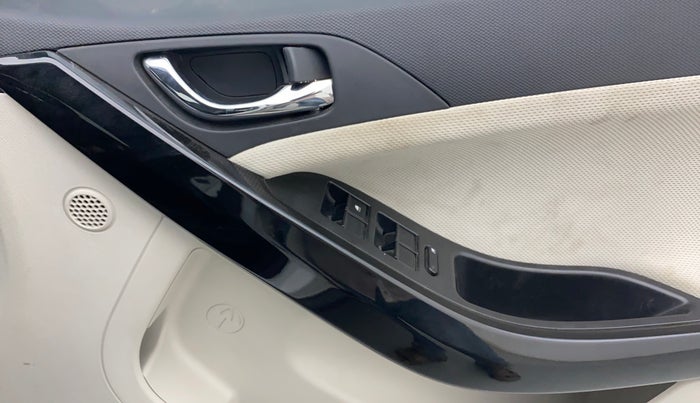 2022 Tata NEXON XZA PLUS DIESEL, Diesel, Automatic, 25,552 km, Driver Side Door Panels Control