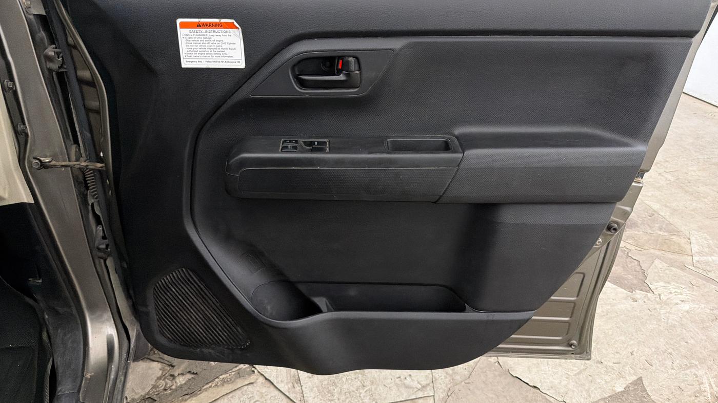 2021 Maruti New Wagon-R LXI CNG 1.0, CNG, Manual, 89,283 km, Driver Side Door Panels Control