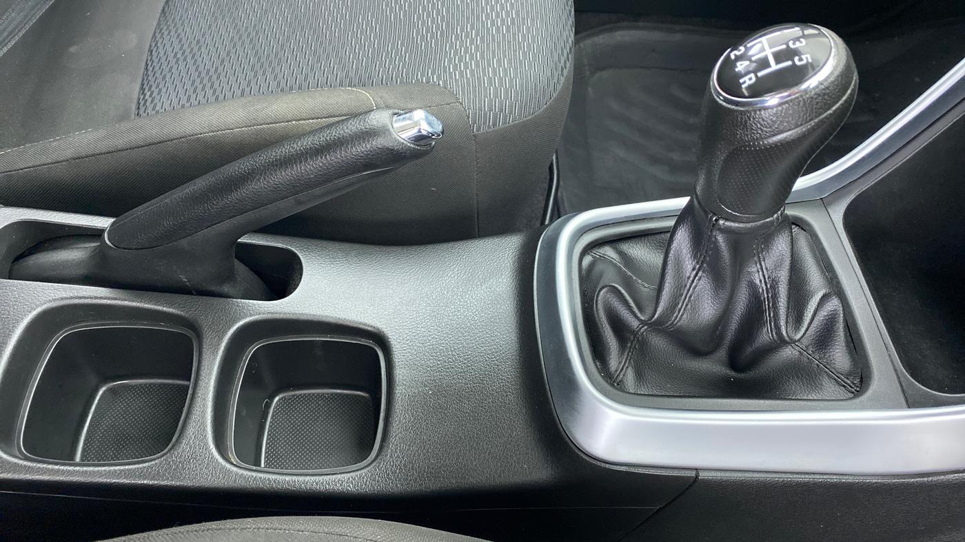 2019 Maruti S Cross ZETA 1.3, Diesel, Manual, 59,386 km, Gear Lever