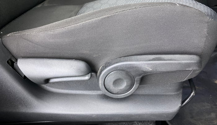 2019 Maruti S Cross ZETA 1.3, Diesel, Manual, 59,386 km, Driver Side Adjustment Panel
