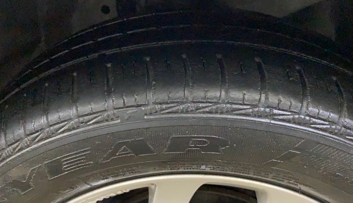 2016 Honda Amaze 1.2L I-VTEC VX AT, Petrol, Automatic, 40,416 km, Right Front Tyre Tread