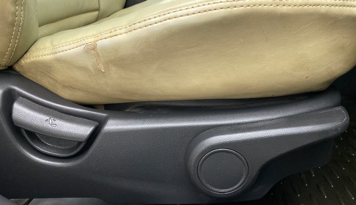 2014 Hyundai Xcent SX 1.2 OPT, Petrol, Manual, Driver Side Adjustment Panel