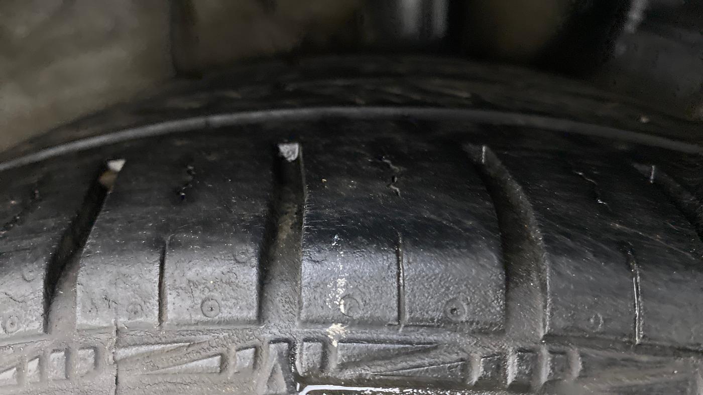 2014 Hyundai Xcent SX 1.2 OPT, Petrol, Manual, Left Rear Tyre Tread
