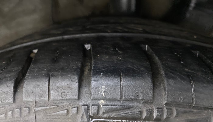 2014 Hyundai Xcent SX 1.2 OPT, Petrol, Manual, Left Rear Tyre Tread
