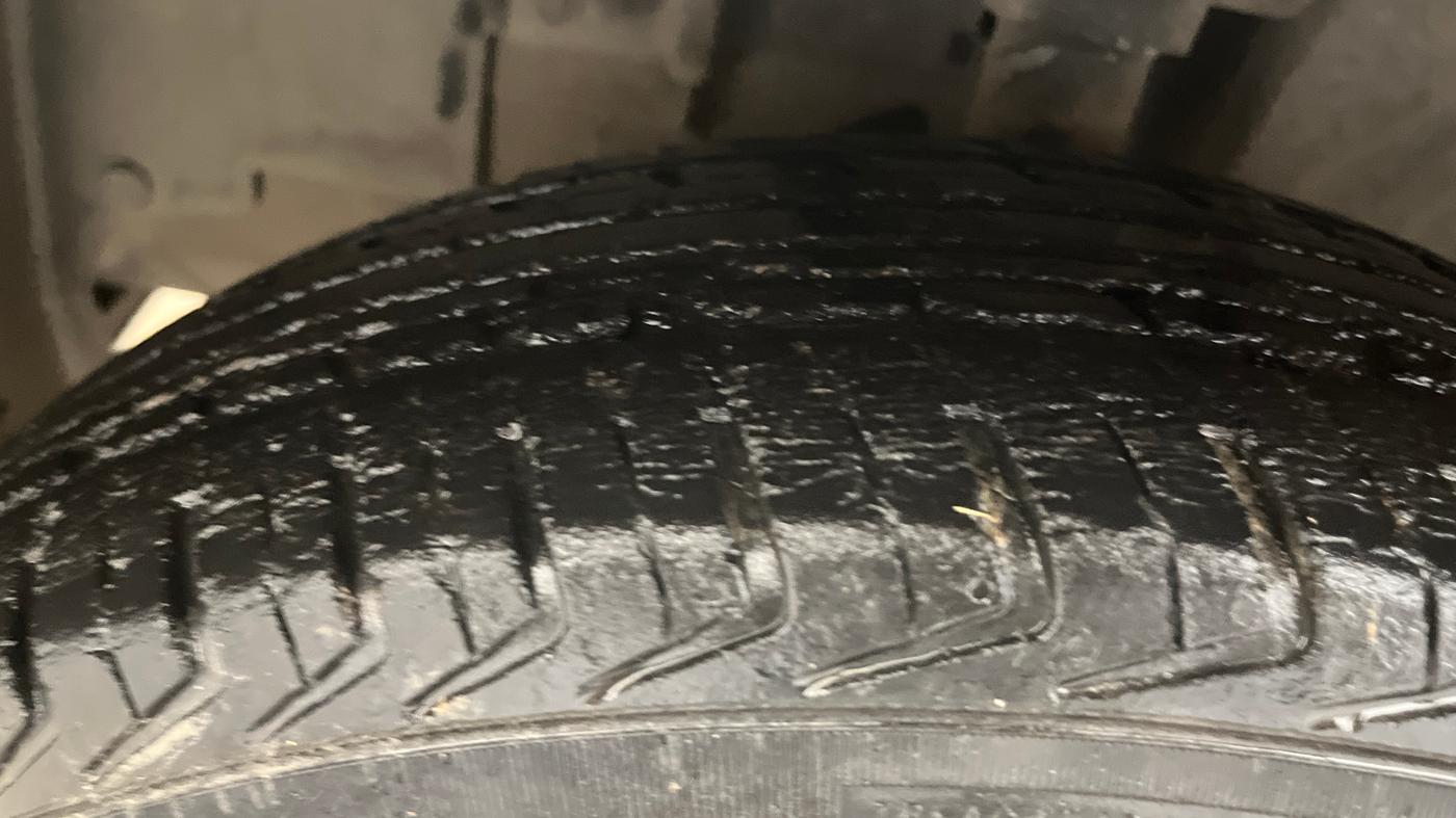 2018 Datsun Redi Go T(O) 1.0 AMT, Petrol, Automatic, 41,026 km, Left Front Tyre Tread