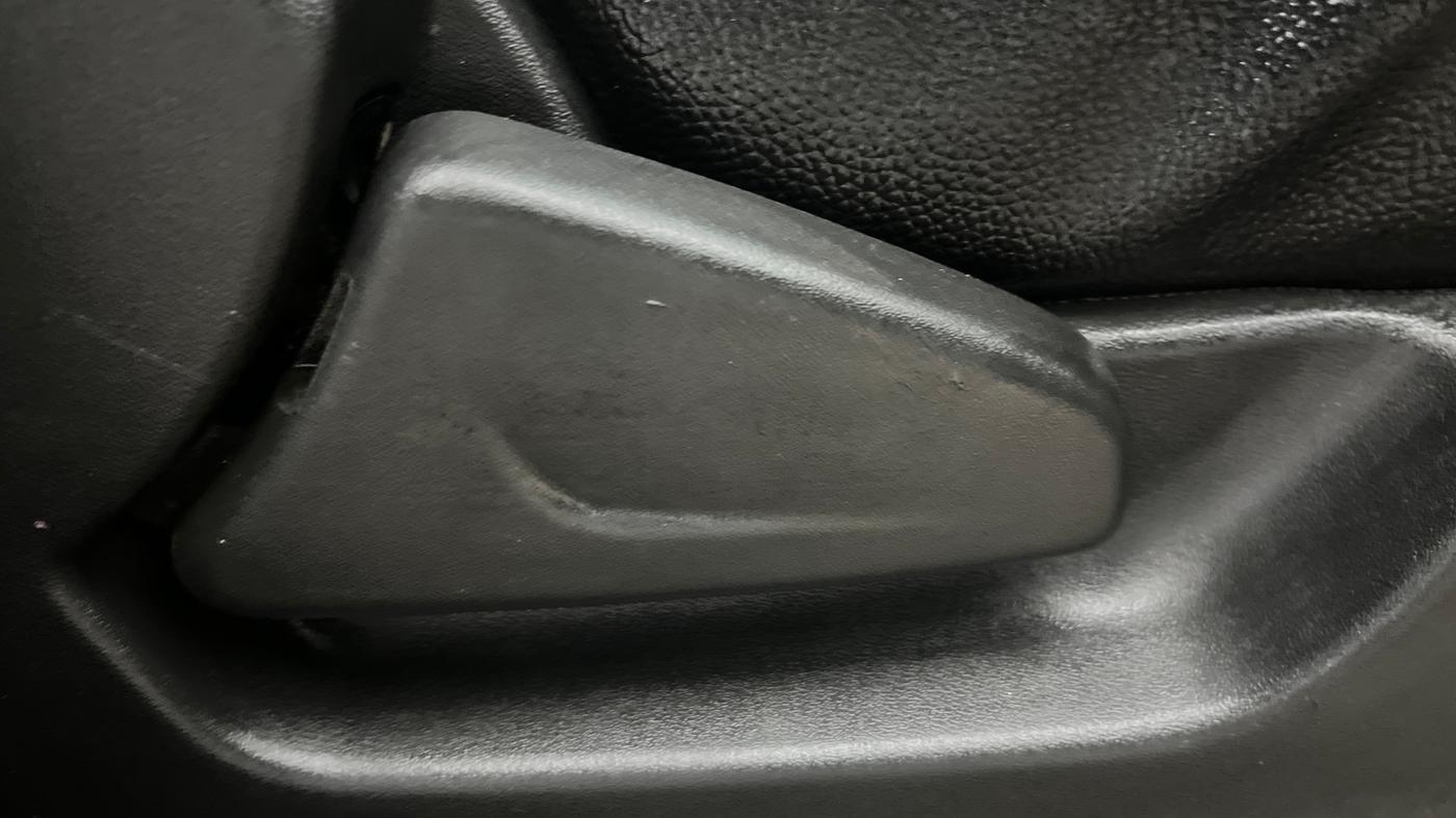 2018 Datsun Redi Go T(O) 1.0 AMT, Petrol, Automatic, 41,026 km, Driver Side Adjustment Panel