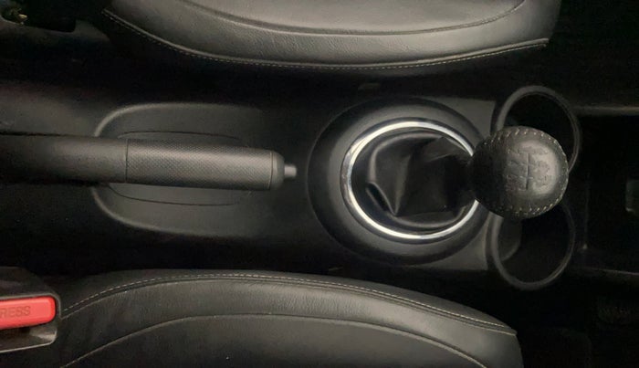 2016 Honda BR-V 1.5L I-VTEC VX, Petrol, Manual, 69,403 km, Gear Lever