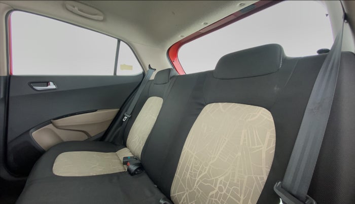 2017 Hyundai Grand i10 SPORTZ (O) 1.2 KAPPA VTVT, Petrol, Manual, 36,974 km, Right Side Rear Door Cabin