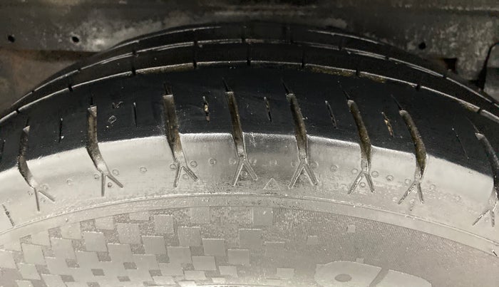2017 Mahindra Xylo H8 ABS AIRBAG BS IV, Diesel, Manual, 2,13,057 km, Left Rear Tyre Tread