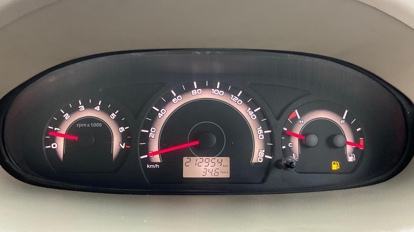 2017 Mahindra Xylo H8 ABS AIRBAG BS IV, Diesel, Manual, 2,13,057 km, Odometer Image