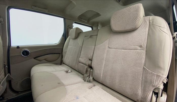 2017 Mahindra Xylo H8 ABS AIRBAG BS IV, Diesel, Manual, 2,13,057 km, Right Side Rear Door Cabin
