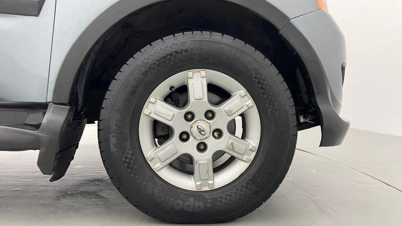 2017 Mahindra Xylo H8 ABS AIRBAG BS IV, Diesel, Manual, 2,13,057 km, Right Front Wheel
